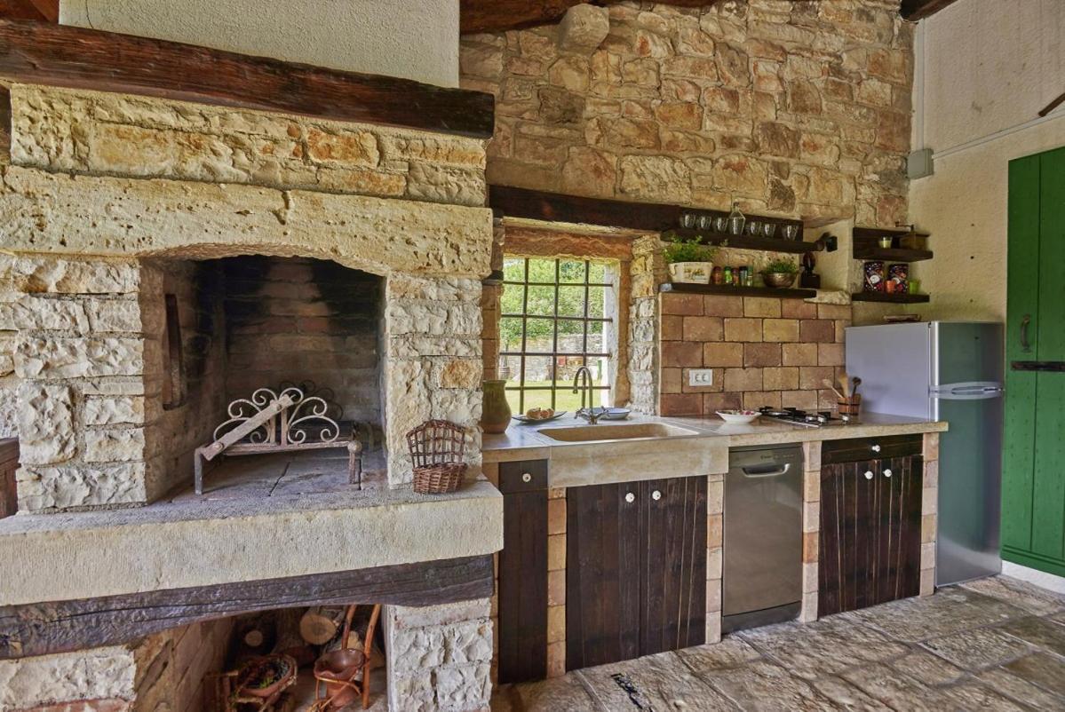 Stara Hiža in Sveti Petar u Šumi  Villa Exteriör bild
