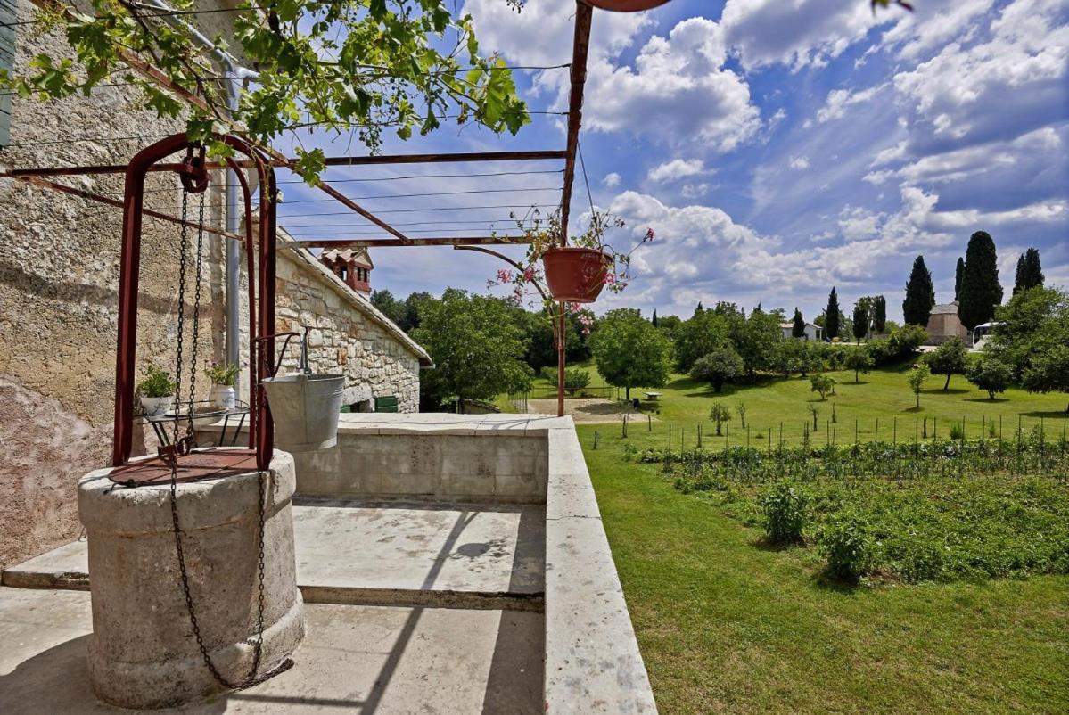 Stara Hiža in Sveti Petar u Šumi  Villa Exteriör bild