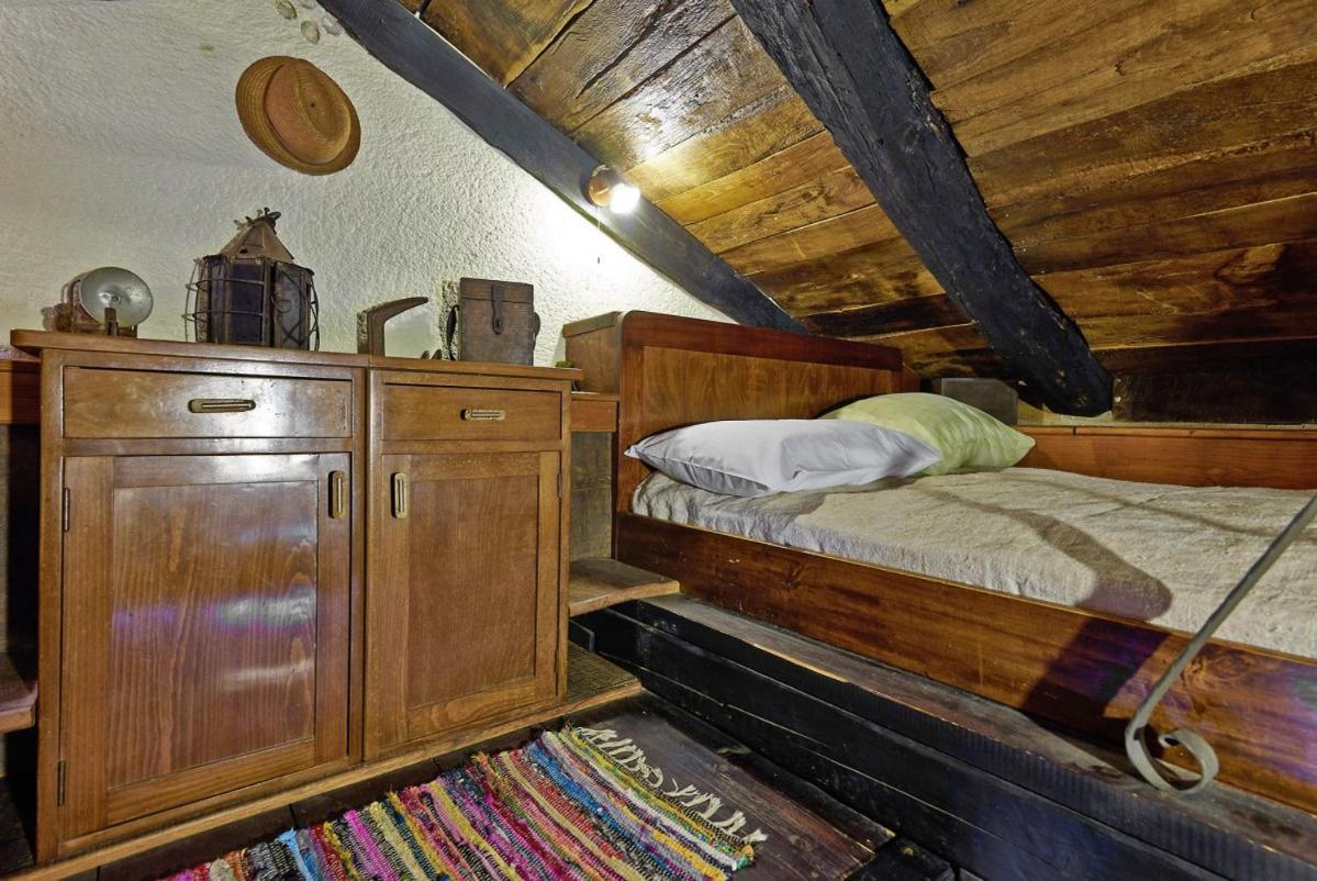Stara Hiža in Sveti Petar u Šumi  Villa Exteriör bild