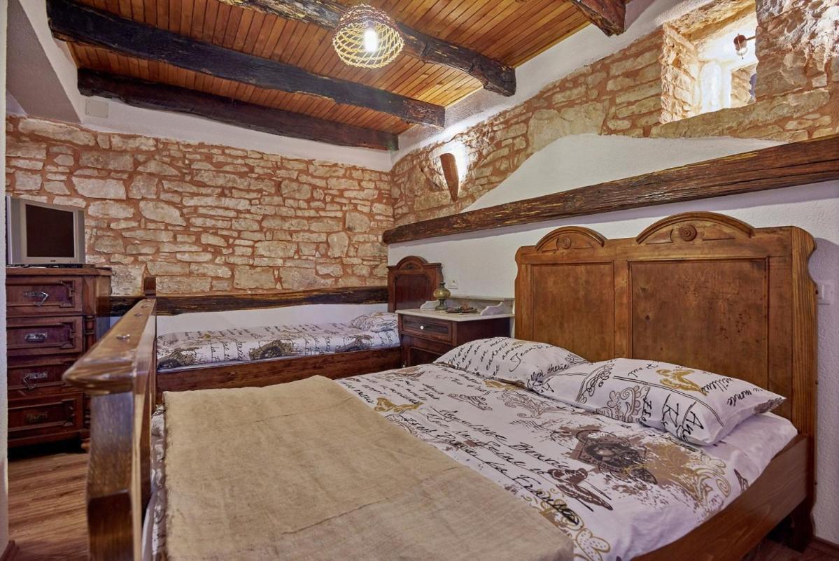 Stara Hiža in Sveti Petar u Šumi  Villa Exteriör bild